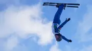 Emma Weiß: Deutsche Aerials-Einzelkämpferin mit olympischem Vater im Skiballett