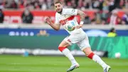 „Er ist eine Maschine“: Demirovic feiert VfB-Abwehrfels Chabot trotz Fehlpass
