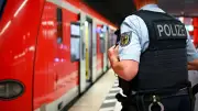 Erneuter Angriff auf Zugpersonal: 21-Jähriger bespuckt und attackiert Bahn-Mitarbeiterin in Baden-Württemberg