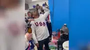 FBI-Direktor feiert mit US-Eishockey-Team: Bier-Eskalation in Gold-Kabine sorgt für Kritik