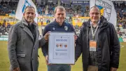 FC Carl Zeiss Jena schließt historische Lücke: Neue Gründungsurkunde überreicht