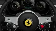 Ferrari Luce: Erstes E-Auto-Cockpit vereint Retro-Mechanik mit digitaler Zukunft