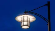Flackernde Laternen in Halle: Anwohner beklagen Ausfälle bei Straßenbeleuchtung