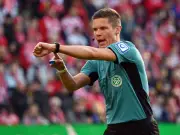 Fußball-Regelrevolution steht bevor: VAR erhält mehr Macht, Zeitspiel wird härter bestraft