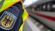 Gewalt in Regionalzug: Fahrgast attackiert Zugbegleiterin nach Fahrscheinkontrolle