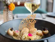 Gourmetrezept aus der Normandie: Jakobsmuscheln mit Lauch auf Parmesan-Quinoa