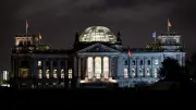Großeinsatz der Feuerwehr im Berliner Reichstagsgebäude nach Gasmelder-Alarm