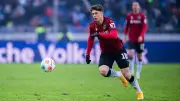 Hannover 96: Noah Weißhaupt engagiert sich für Tierschutz und rettet obdachlose Hunde
