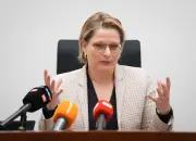 Hubig fordert besseren Schutz für Kinder als Zeugen in Gerichtsprozessen