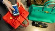 iPhone-großer Scanner entlarvt gefälschte Luxus-Handtaschen im Handumdrehen