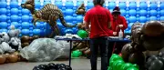 Kunst aus Luftballons: Eine Weltreise durch bunte Skulpturen und Installationen