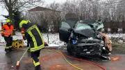 Lebensgefährlicher Unfall auf B321 bei Warsow: 20-Jähriger schwer verletzt, Bundesstraße gesperrt