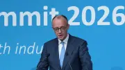 Merz fordert radikalen Regulierungsstopp auf EU-Industriegipfel – Macron setzt auf Bevorzugung