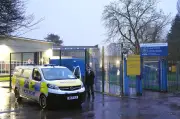 Messerattacke an Londoner Schule: Zwei Jungen schwer verletzt - Anti-Terror-Polizei ermittelt