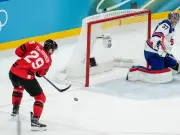 Olympia 2026: Eishockey-Finale entschieden durch dramatischen Fehlschuss von MacKinnon
