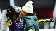Olympischer Kuss im Eiskanal: Skeleton-Paar Meylemans und Silveira verzaubert Valentinstag