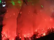 Pyrotechnik im Derby: 1. FC Köln muss fast 100.000 Euro Strafe zahlen