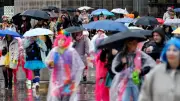 Rosenmontag 2026: Nasses und windiges Karnevalswetter erwartet Narren