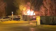 Rostock: Wohnanhänger in Flammen aufgegangen - Kripo ermittelt nach Brandstiftung