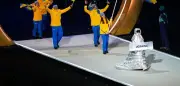 Russische Freiwillige führt ukrainisches Team bei Olympia-Eröffnung ins Stadion