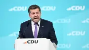 Sachsen-Anhalts Ministerpräsident Schulze weist Vorwürfe der Vetternwirtschaft in der CDU zurück