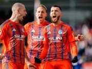 Schalke 04 erkämpft sich mit Zittersieg in Kiel die Tabellenführung zurück