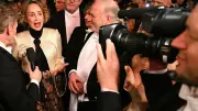 Sharon Stone erleidet Panikattacke beim Wiener Opernball und flüchtet ins Hotel Sacher