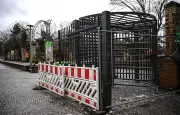 Staatsschutz ermittelt nach Beschädigung von Tor am Görlitzer Park in Berlin