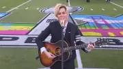 Super Bowl 2026: Brandi Carlile und Nationalhymne sorgen für emotionale Gänsehautmomente