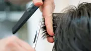 Trinkgeld beim Friseur: Wie viel ist angemessen und wem gibt man es?