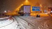 Winterchaos in Bayern: Massiver Schneefall legt Autobahnen lahm und verursacht schwere Unfälle