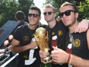 ZDF-Doku über Mesut Özil: Vom Weltmeister zum umstrittenen Fußballstar