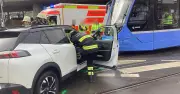 Zwei Leichtverletzte bei Kollision zwischen Auto und Straßenbahn in München