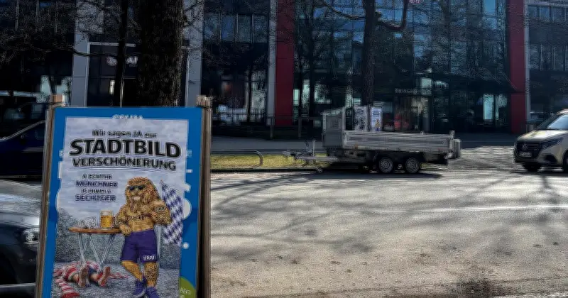 1860-Fans überkleben Wahlplakate: Provokation gegen FC Bayern an Säbener Straße