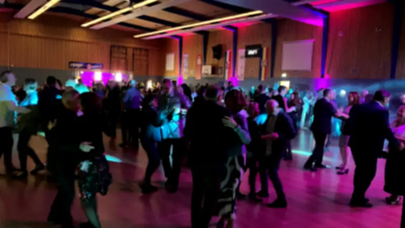 20. Ball der Vereine in Lübtheen: Traditionsfest trotzt Trauer und vereint Hunderte