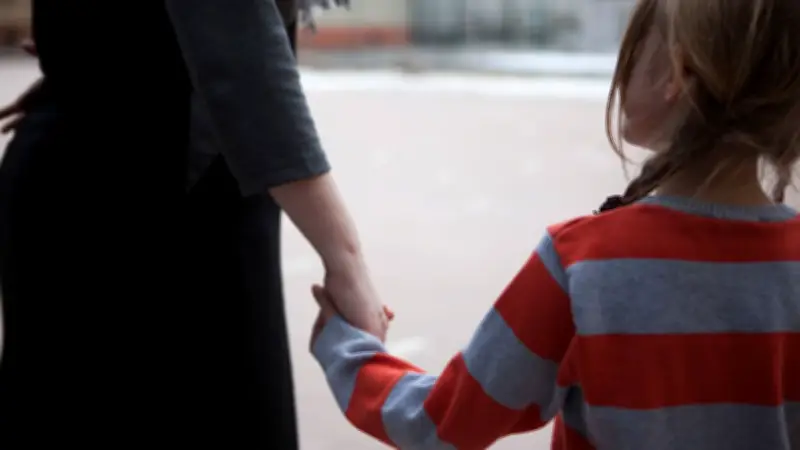 221.500 Kinder betroffen: Immer mehr junge Menschen leben außerhalb der eigenen Familie