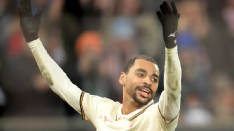 2444-Meter-Schuss: Leeres Tor, aber schwerer Treffer für den FCA