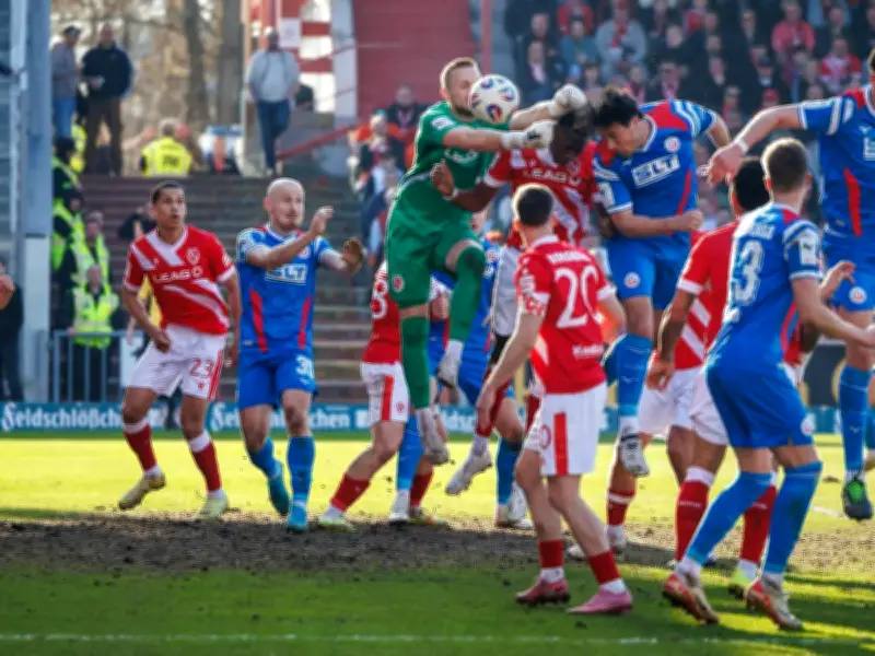 3. Liga: Energie Cottbus verteidigt Tabellenführung mit torlosem Remis gegen Hansa Rostock