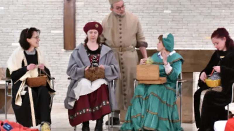 500 Jahre danach: Laienschauspieler führen Luthers Hochzeit in katholischer Kirche Rehna auf