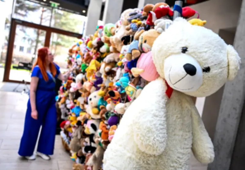 5.000 Kuscheltiere in Berlin: Kunstinstallation setzt Zeichen für Kinderschutz