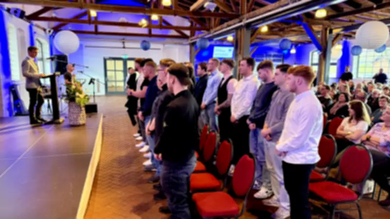 65 Kfz-Gesellen in Mecklenburg-Vorpommern freigesprochen: Tradition trifft auf Elektromobilität