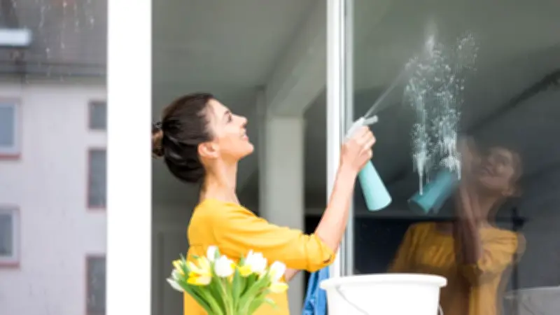7 geniale Haushaltstipps: Frühjahrsputz mit Hausmitteln wie Cola und Kaffee