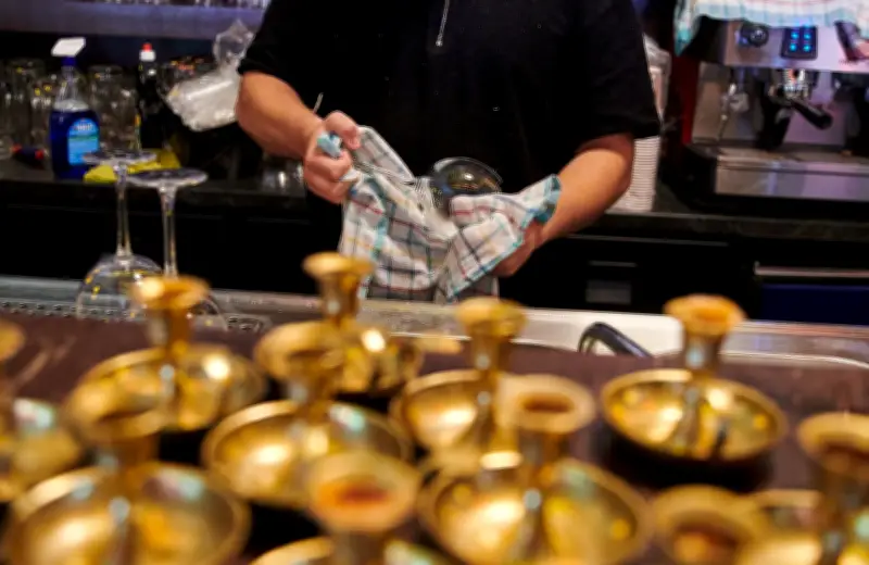 7,7 Millionen Beschäftigte in Deutschland verdienen weniger als 15 Euro pro Stunde