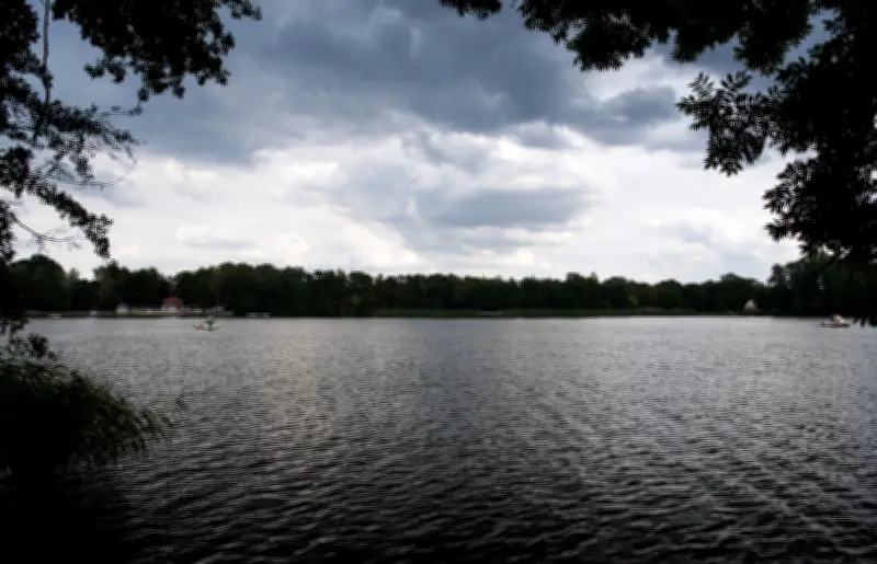 84-Jähriger stirbt nach tragischem Eisunfall beim Angeln auf dem Klempowsee