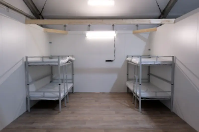 AfD fordert drastische Reduzierung sächsischer Asylunterkünfte bei sinkenden Bewerberzahlen