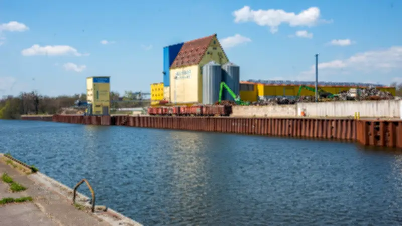 AfD warnt vor Deindustrialisierung: Roßlauer Industriehafen kämpft mit Schiffsausfällen