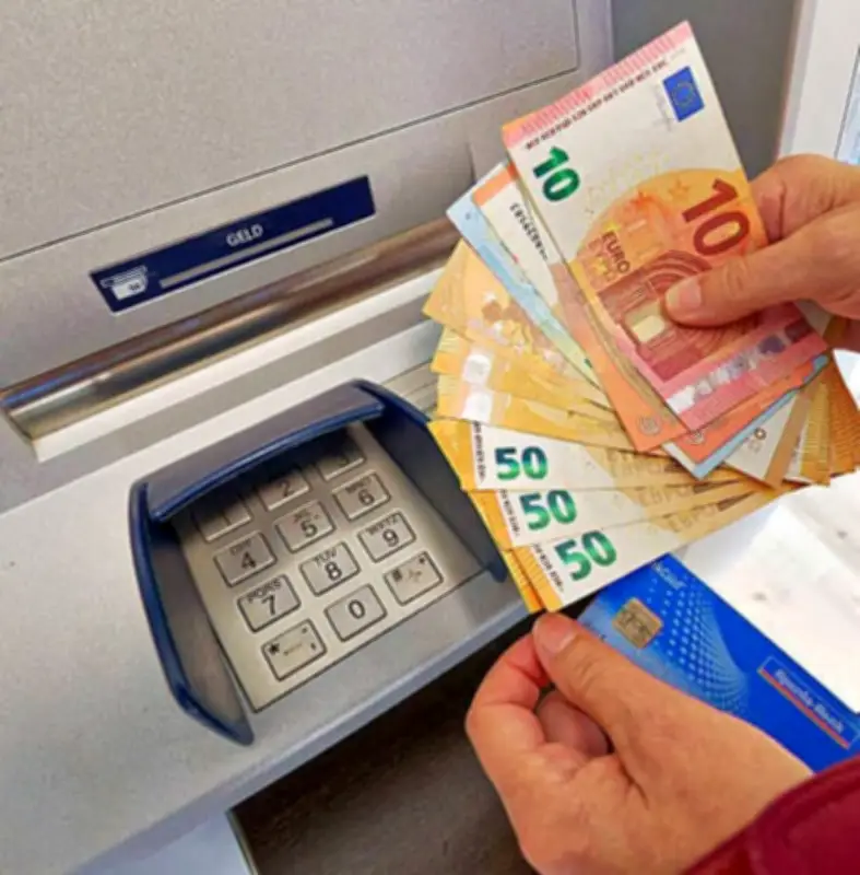 Altenpflegerin aus Bitterfeld verurteilt: 25.000 Euro von Pflegebedürftigem abgehoben