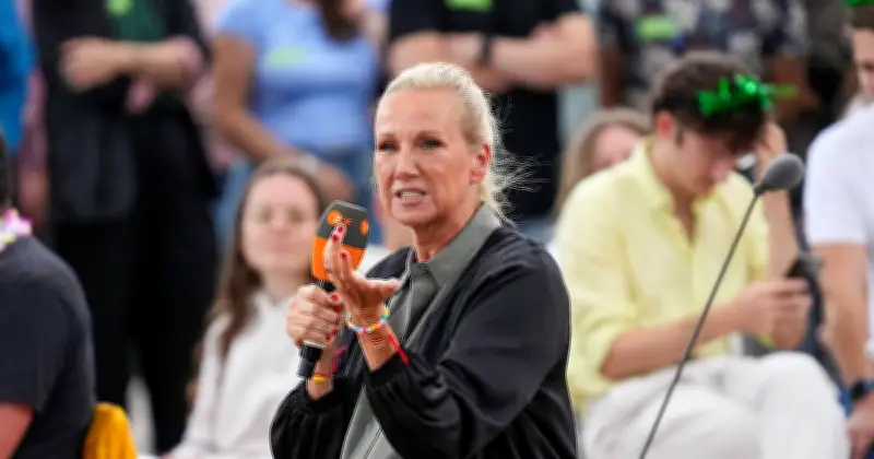 Andrea Kiewel ruft vor Fernsehgarten-Start zum Abschalten auf: TV kann Liebesleben stören