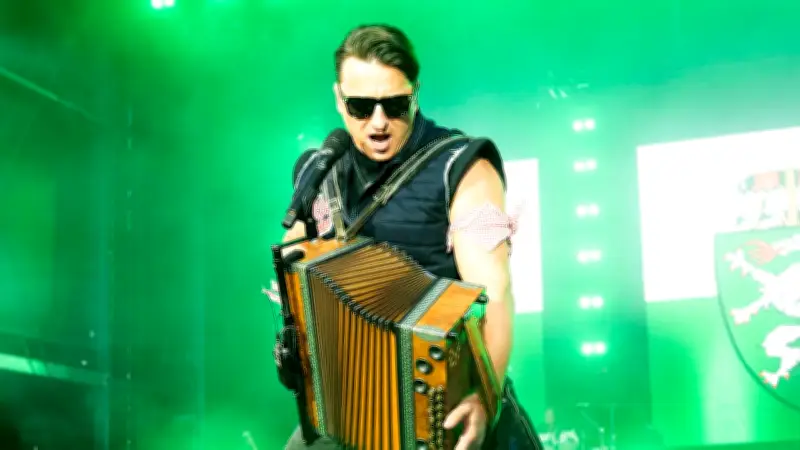 Andreas Gabalier kehrt nach sechsmonatiger Pause zurück: Offene Worte über Notbremse und Neuanfang