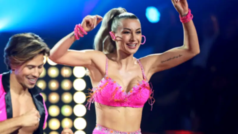 Anna-Carina Woitschack überwältigt nach Llambi-Lob bei Let's Dance-Start